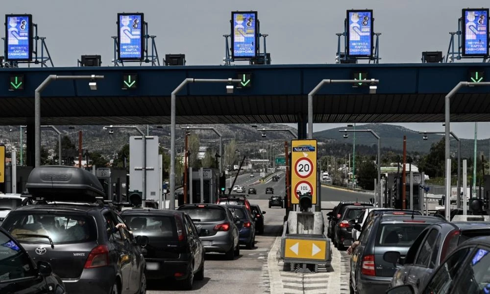 "Όπου φύγει φύγει" οι εξοδούχοι του τριημέρου-Τα μέτρα της Τροχαίας για την 28η Οκτωβρίου (Βίντεο)